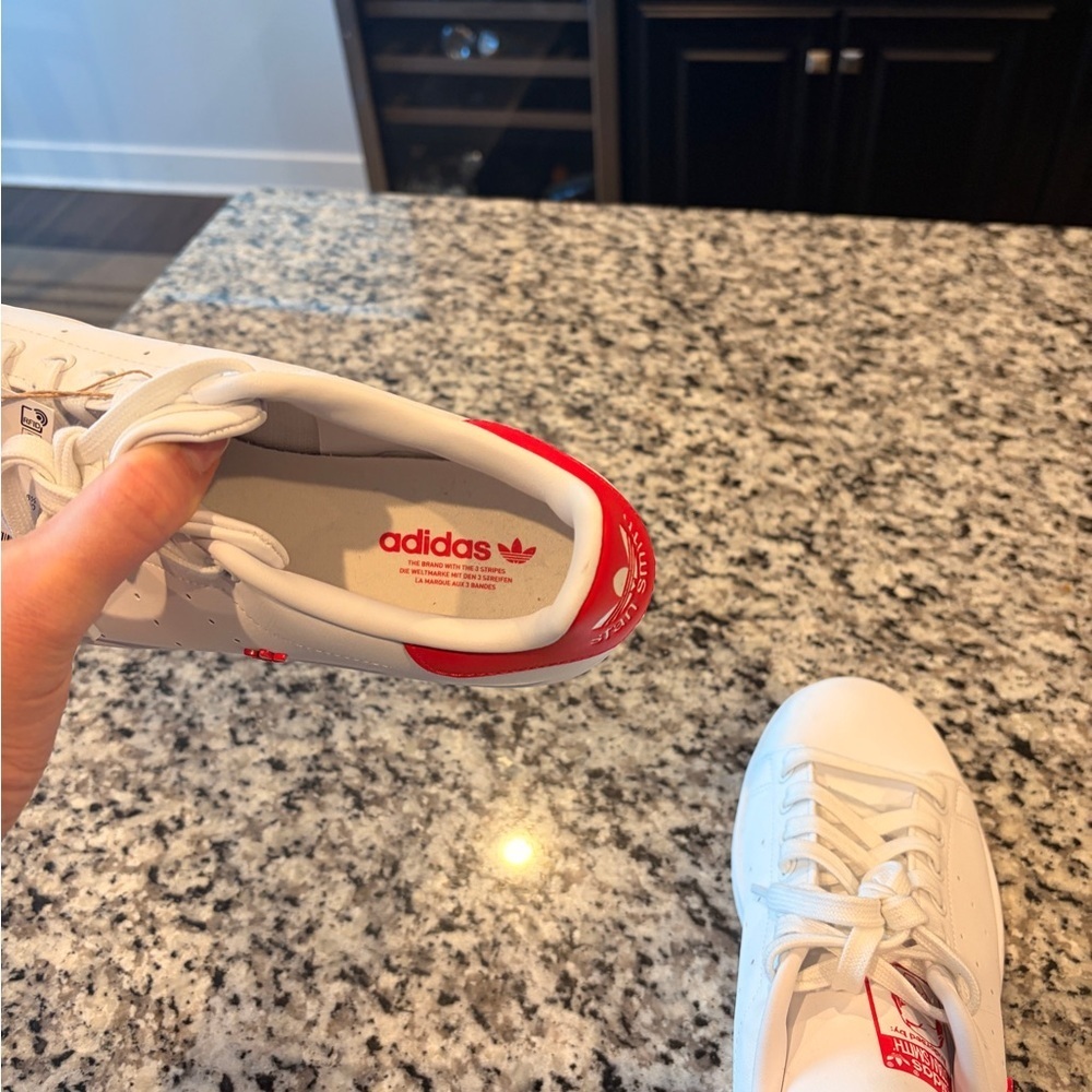 NWT Stan Smith Adidas White and Red Sneakers Size 10 - Picture 5 of 6